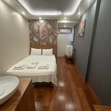 Istanbulites Otel 3*
