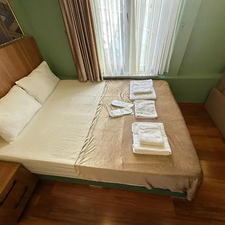 Istanbulites Hotell 3*